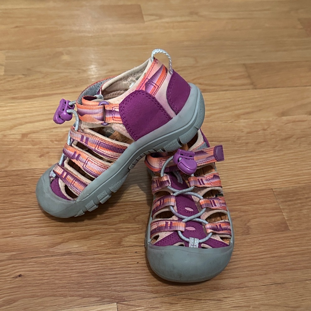 Kids Keens Size 11
